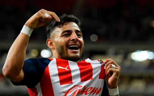 Rodolfo Pizarro fue presentado con Rayados y demostró no tener amor por Chivas.