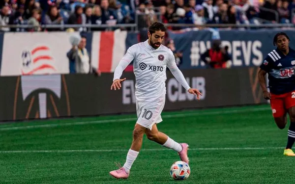 Rodolfo Pizarro ganaría poco más de 2 millones de dólares en Chivas, pero no estaría todo resuelto para su regreso.