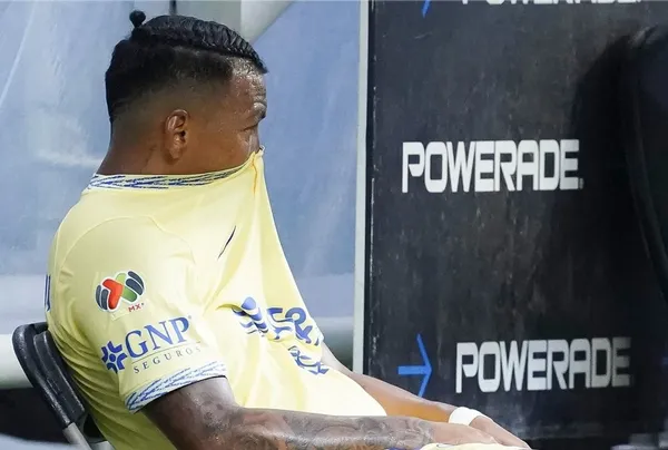 Roger Martínez empieza a pagar todos sus malos años en América.