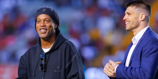 Ronaldinho visitó la Corregidora y su reacción tras levantarle el castigo al estadio