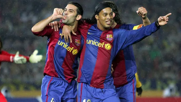 Ronaldinho y Rafa Márquez. FOTO: Fox Sports