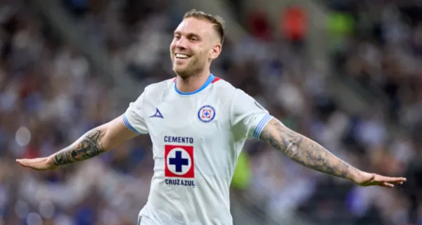Rotondi festeja gol con el combinado de Cruz Azul (Fuente: Mexsports)