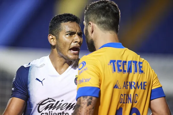 Sale a la luz ciertos detalles sobre qué sucedió en la bronca. El francés quiso pasarse con el juvenil de Chivas, quien no se dejó. Se revela lo que le dijo Tiba a Gignac y que no loe gustó nada al francés.