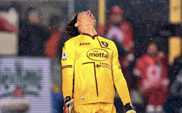 Salernitana enfrentó al Frosinone donde Guillermo Ochoa apareció como titular y recibió su noveno gol de la temporada