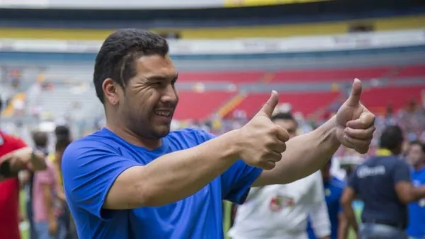 Salvador Cabañas, 10 años después, recibe el alta médica para poder jugar y a sus 40 años piensa en defender esta playera.