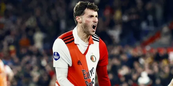 Santi Giménez se vuelve a lucir con otro gol con el Feyenoord, conoce su nuevo precio dentro del mercado