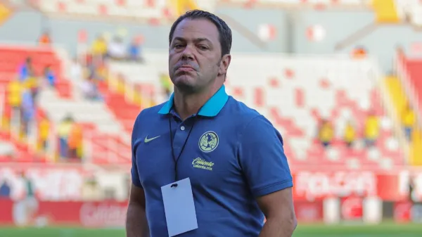 Santiago Baños previo a un cotejo del Club América