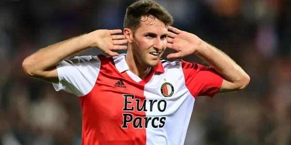 Santiago Giménez a pesar de no ir al Mundial, tendría ofertas para llegar a otra liga y no es el Sevilla