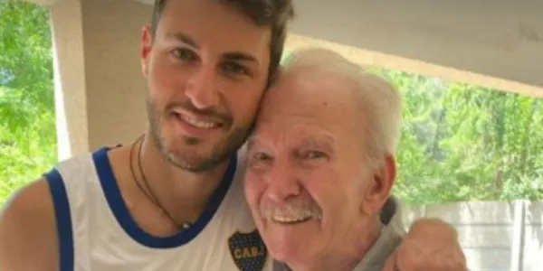 Santiago Giménez dio a conocer por medio de sus redes sociales el fallecimiento de su abuelo