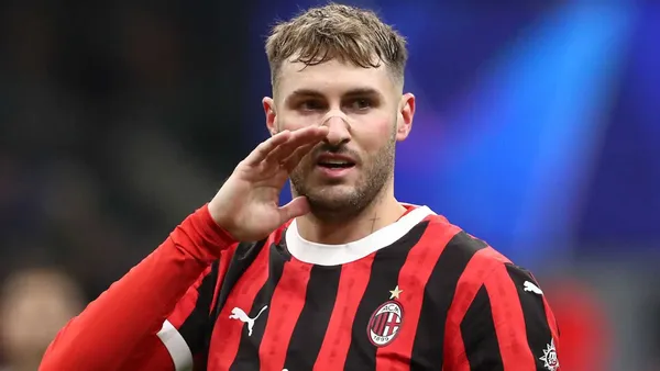 Santiago Giménez en AC Milan (Foto: GOAL)