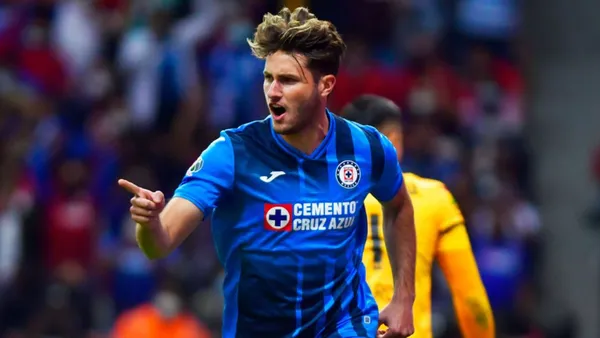Santiago Giménez ha tenido pocos minutos con Cruz Azul en el inicio de año
