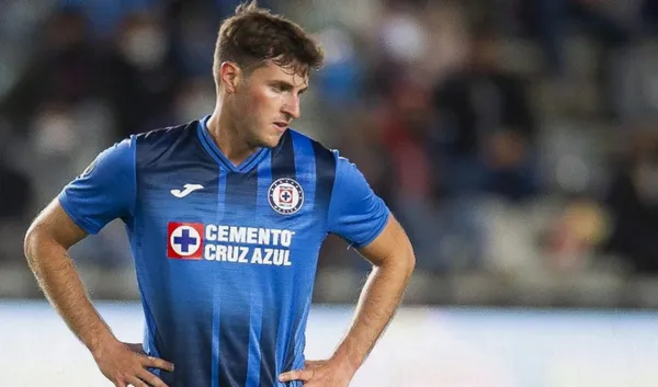 Santiago Giménez tendrá otro delantero en el equipo