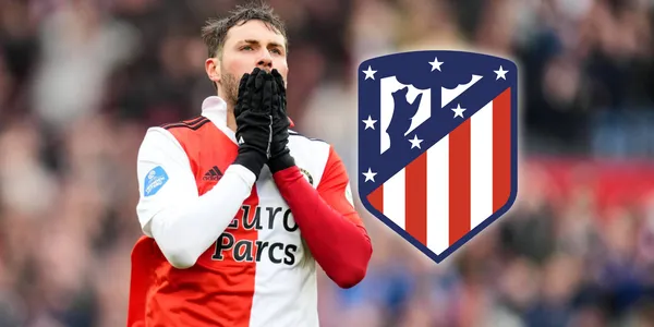 Santiago Giménez tras un error en el duelo entre Feyenoord vs. Atlético de Madrid / Foto: Getty Images