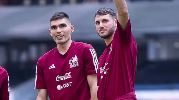 Santiago Giménez y Johan Vásquez (Foto: MEXSPORT)