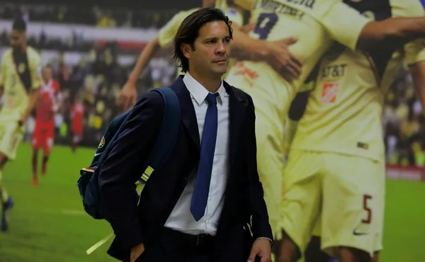 Santiago Solari cobra 2 millones de dólares anuales y en menos de un año fracasó en tres ocasiones, perdió una final y fue eliminado en cuartos de final de dos Ligas MX.