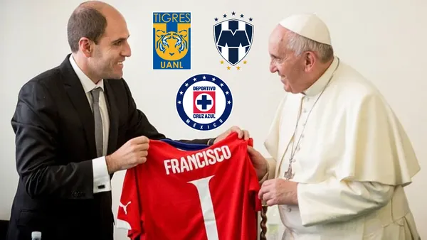 Santos Laguna y Atlas hicieron pública la imagen del Papa Francisco con sus playeras, pero su Santidad obtuvo otra camiseta mexicana anteriormente