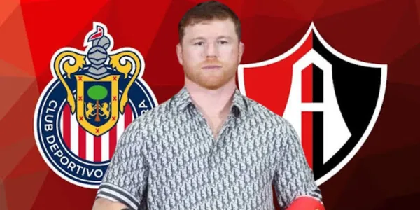 Saúl Álvarez junto al escudo de Chivas y Atlas / FOTO X