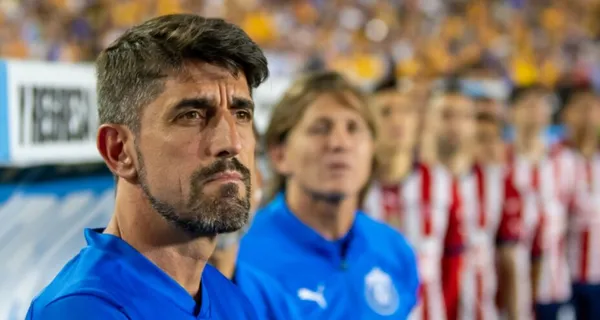 Se fue el entrenador de las Chivas, el 2do que tiembla en Chivas con la salida del entrenador y no jugaría.
