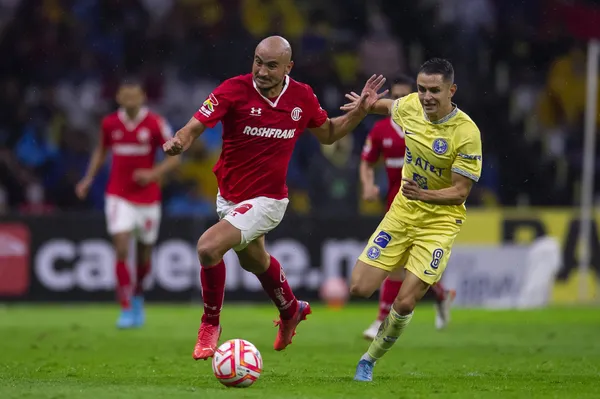 Se juegan los primeros 90 minutos de la eliminatoria.