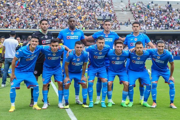 Se siguen moviendo las piezas azules para la próxima campaña