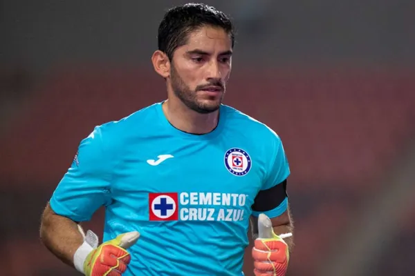 Si levanta la copa con Cruz Azul, Jesús Corona le cumplirá una particular promesa a su padre