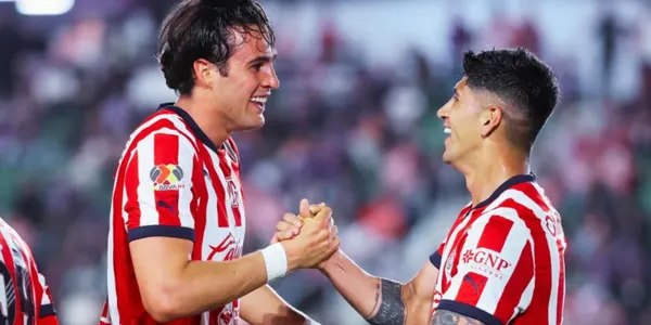 Teun Wilke y Alan Pulido / FOTO FACEBOOK