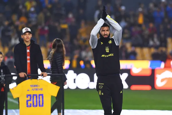Tigres superó por la mínima diferencia a las Chivas