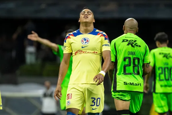 Todos los hinchas del América están desilusionados por la derrota en el debut, ahora piden por un delantero que no es Julián Quiñones.