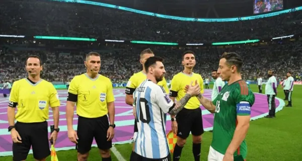 Tras el intercambio de jerseys entre Messi y Guardado se revela dónde acabo la playera del argentino