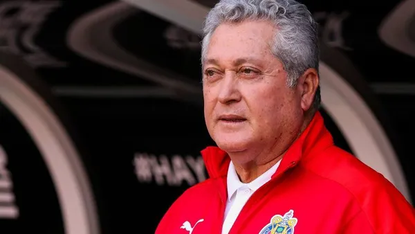 Tras la aplastante derrota contra León, Víctor Manuel Vucetich deja en manos de la directiva del Guadalajara su futuro en el equipo.