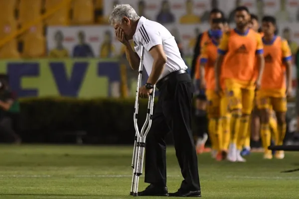 Tras la salida de Ricardo Ferretti de Tigres, golpeó puertas y un club lo rechazó, aunque es un DT ganador.