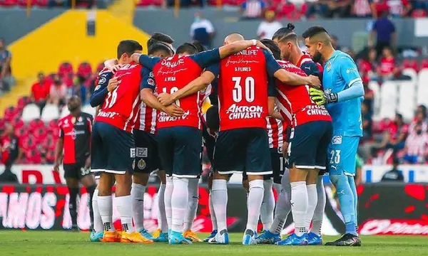 Tras tres semanas sin partidos, está lesionado y es duda.