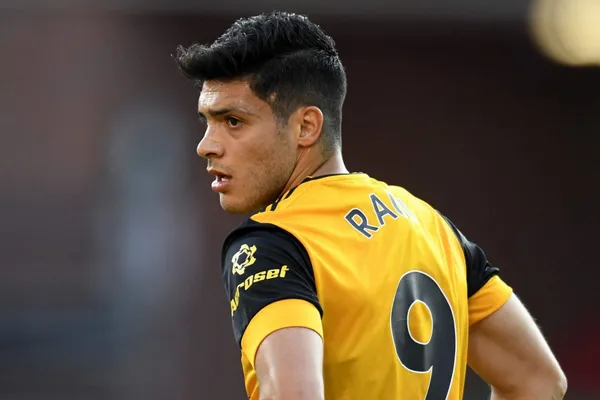 Tuvieron que pasar 252 días para que Raúl Jiménez se reencontrara con el gol luego de su accidente y la reacción que tuvo cuando entró a chocar con un rival