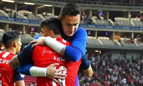 Un cercano amigo de Alexis, se está despidiendo.