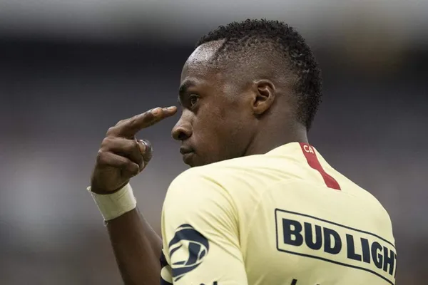 Una buena noticia para la hinchada del América, Renato Ibarra estará en el primer equipo por pedido de Santiago Solari