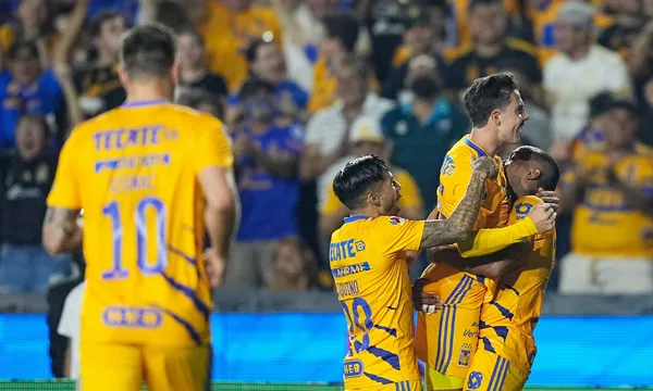 Uno de los jugadores más criticados ya anotó con los felinos