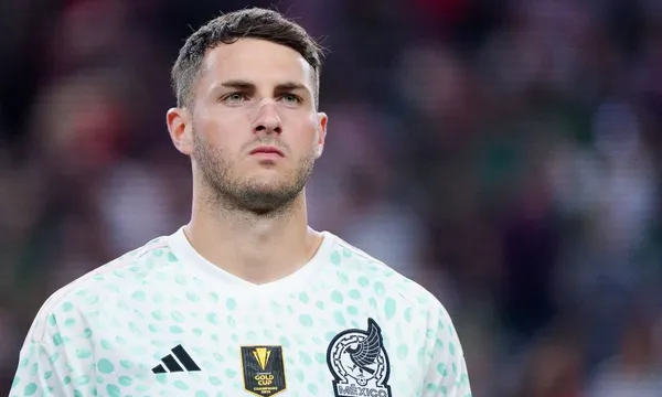 Uriel Antuna es el señalado por Joserra, ante la falta de respuestas de Giménez.