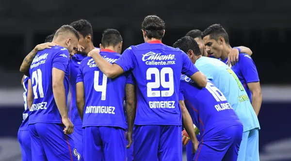 Varios jugadores se molestaron por la llegada de Luis Abram e Iván Morales porque le cierra la oportunidad de jugar con el Cruz Azul.
