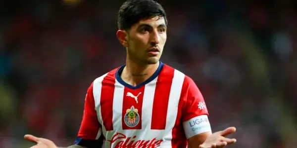 Víctor Guzmán ingresó en el segundo tiempo, Paunovic le levantó el castigo y así reaccionó la afición de Chivas