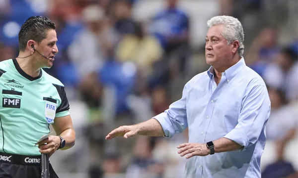 Vucetich comenzó su conferencia de prensa de muy buen humor