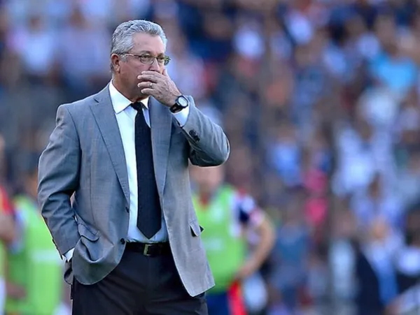 Vucetich seguiría en Chivas pase lo que pase en el Clausura 2021 y ya sentenció a un jugador.