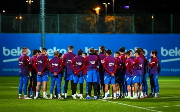 Xavi Hernández debutará como técnico blaugrana este sábado ante el Espanyol, y dijo que podría haber sorpresas en su equipo.