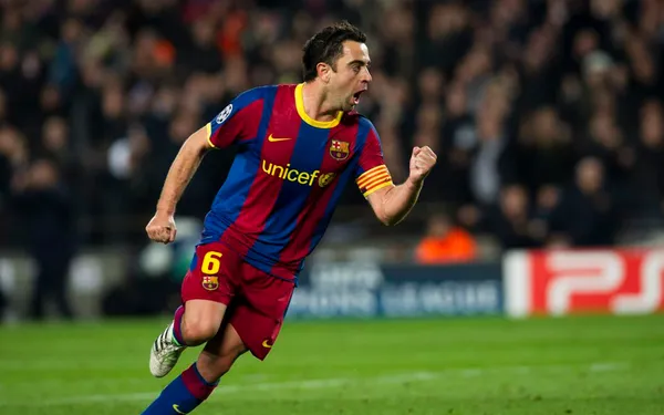 Xavi Hernández reconoció alguna vez a Marco Fabián, quien recibió un especial regalo del actual técnico del Barcelona.