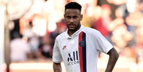 y cobra la mitad que Neymar