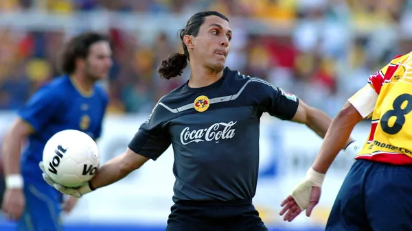 Ya no se dedicará a la política. Adolfo Ríos fue figura en el Club América y ahora esta es su nueva profesión alejado de las canchas.