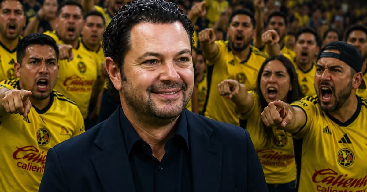 Santiago Baños en los festejos del América Femenil.