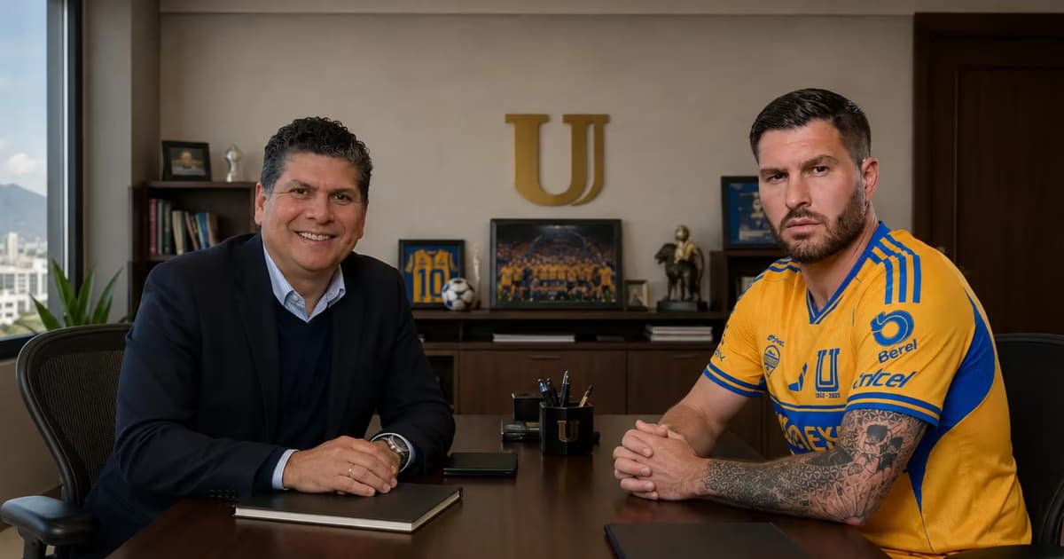 André Pierre Gignac y Carlos Emilio González.