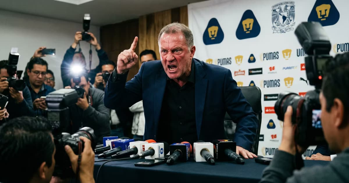 Efraín Juárez desvió su mal partido ante Cruz Azul