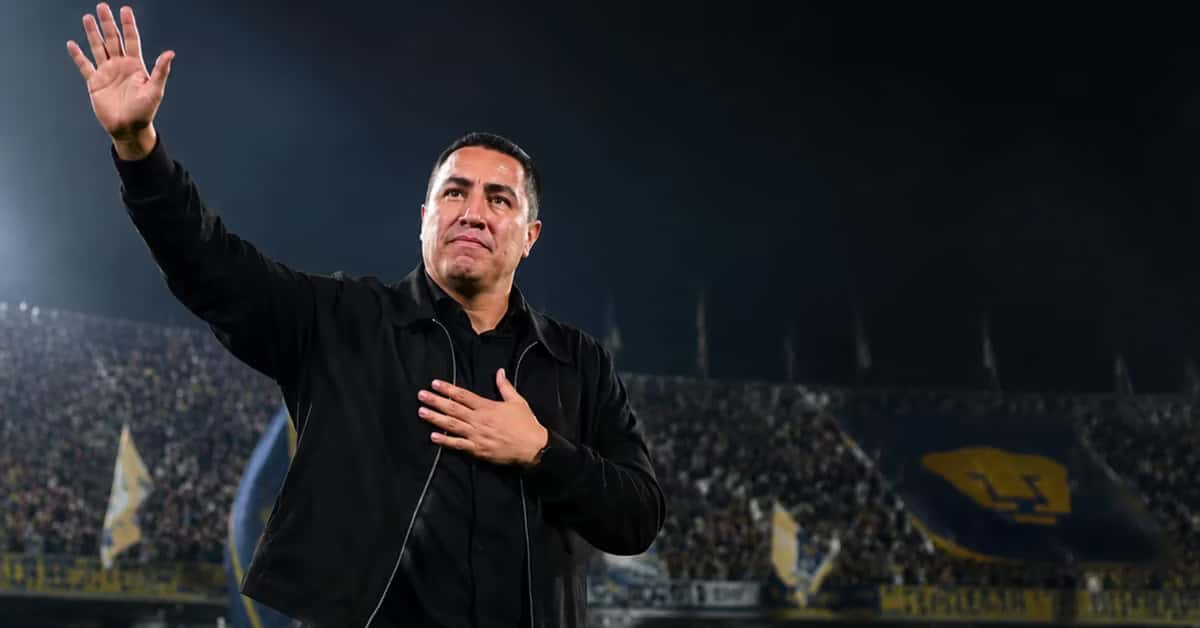 Efraín Juárez en el Estadio de Ciudad Universitaria.