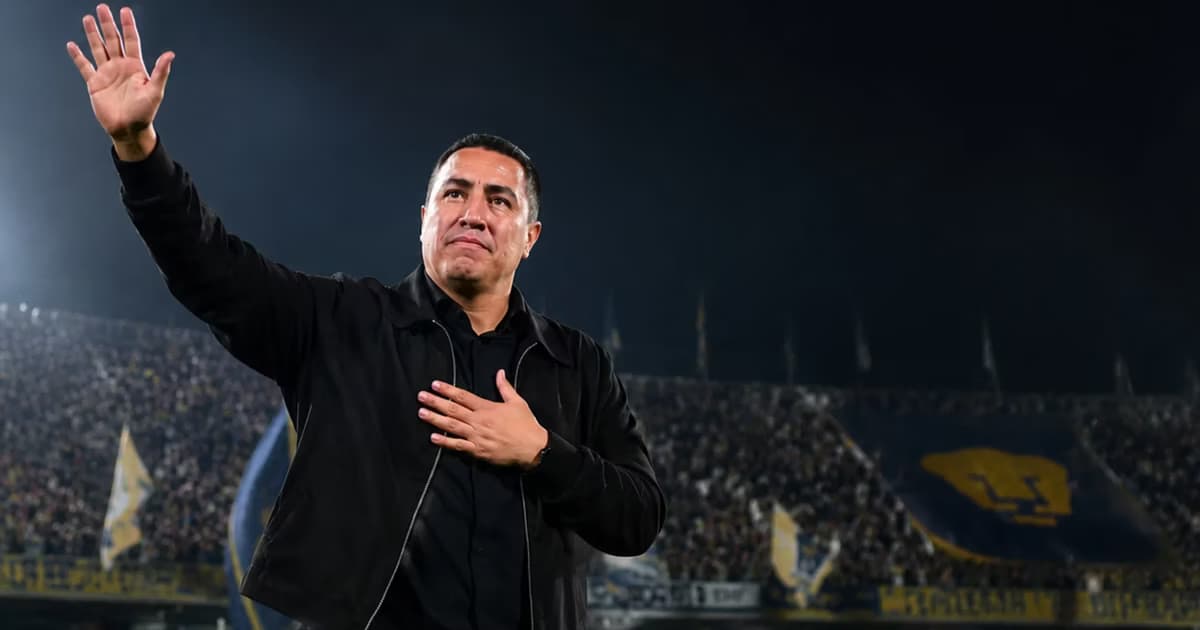 Efraín Juárez en el Estadio de Ciudad Universitaria.